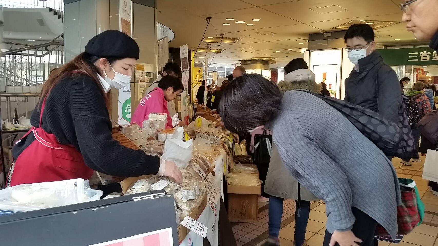上越妙高のお米＆お餅大集合！あすまで「雪国マルシェ」開催中
