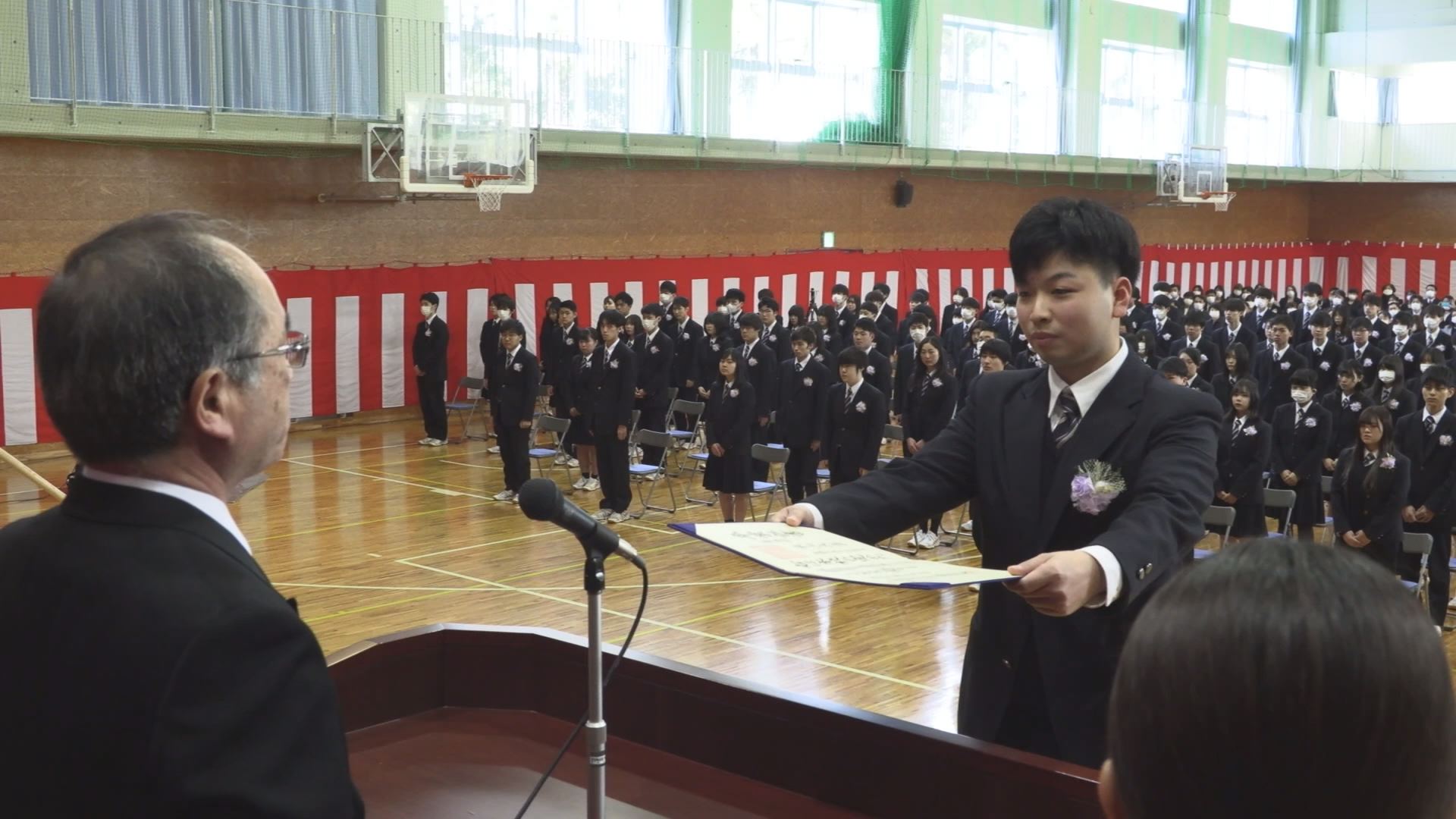 上越高校　卒業生と保護者のみの卒業式