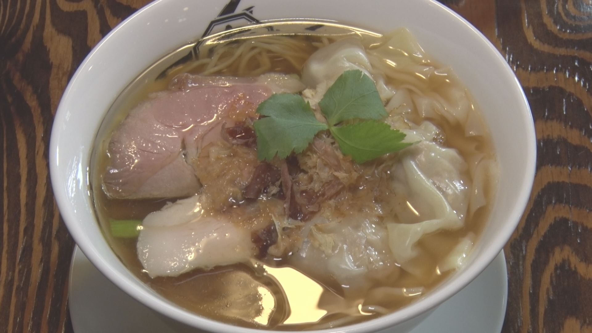サメは上越の文化 麺屋あごすけで「わんたんフカソバ」販売中