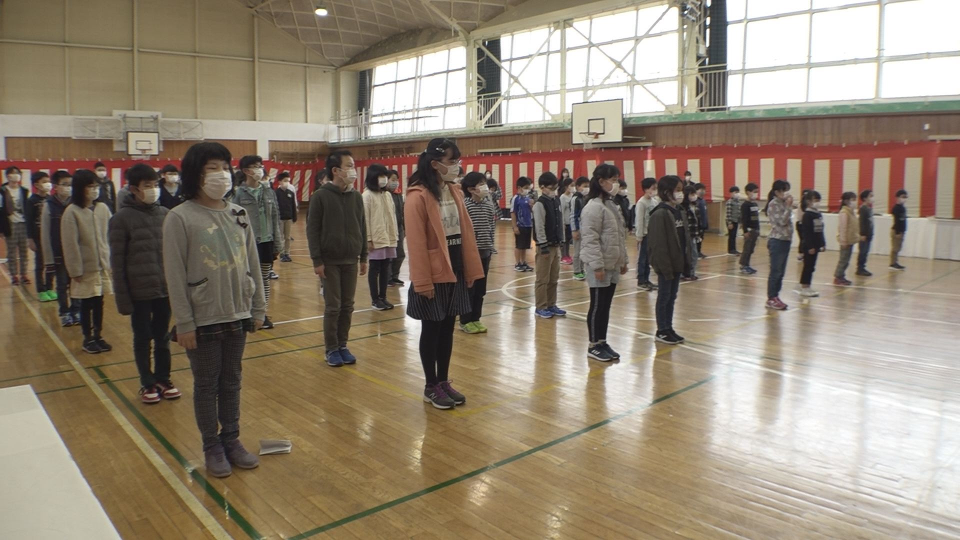 みんな久しぶり！斐太北小学校で間隔あけて始業式