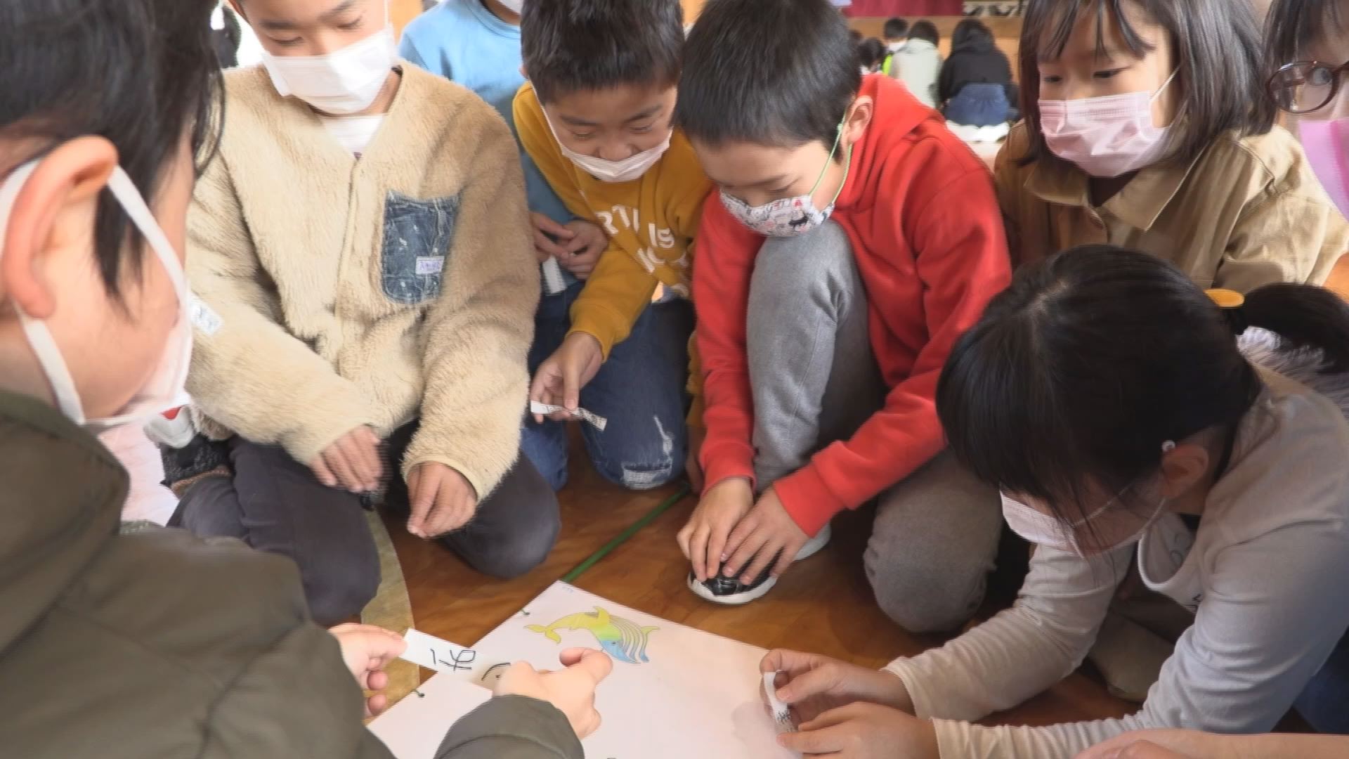 １年中 笑顔でなかよし！上下浜小で児童集会