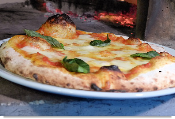 【動画】「石釜PIZZA cocobeans」ホウレン草ボローニア♪