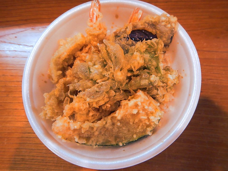 「天ぷら割烹 初音」海老2本入った特製天丼♪