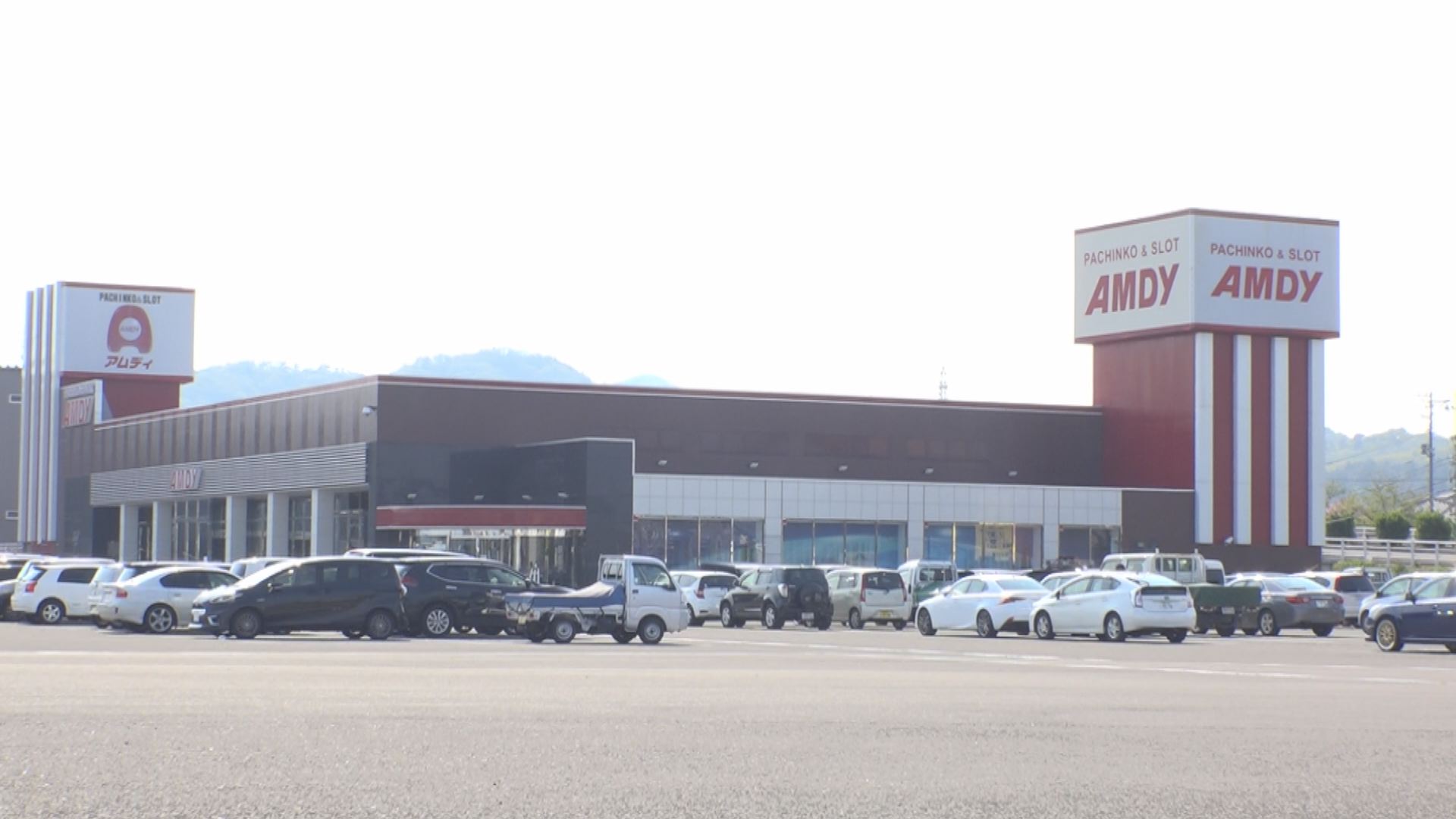 新潟県 上越市内のパチンコ 2店に休業指示
