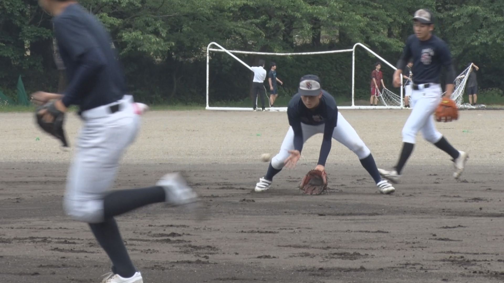 関根学園野球部 部活動再開！1時間限定 ボールの感触確かめる