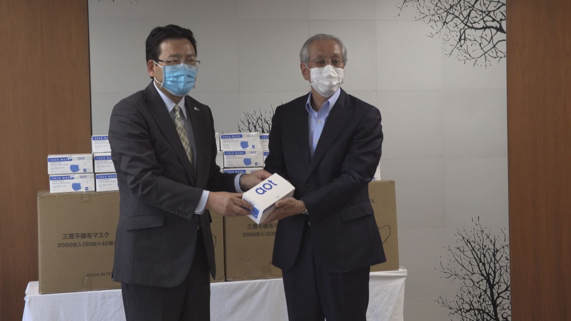 東光クリエート 上越市へ不織布マスク1万枚を寄附