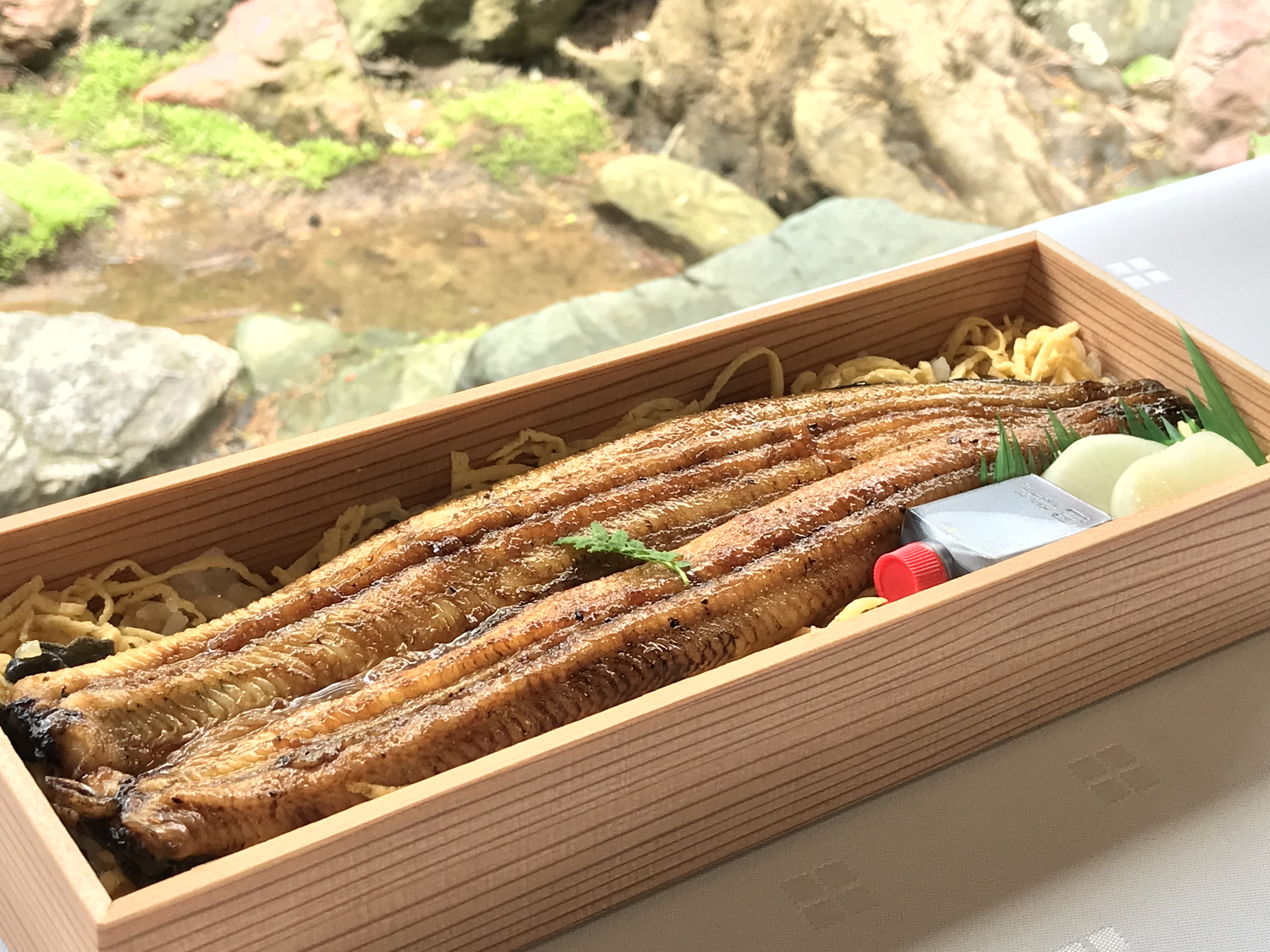 「百年料亭 宇喜世」名物うな重が弁当に♪