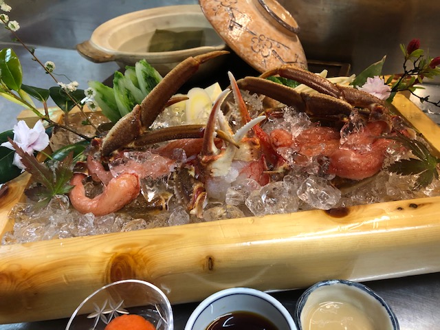 「割烹かまた」新鮮ズワイガニをお家でしゃぶしゃぶで♪