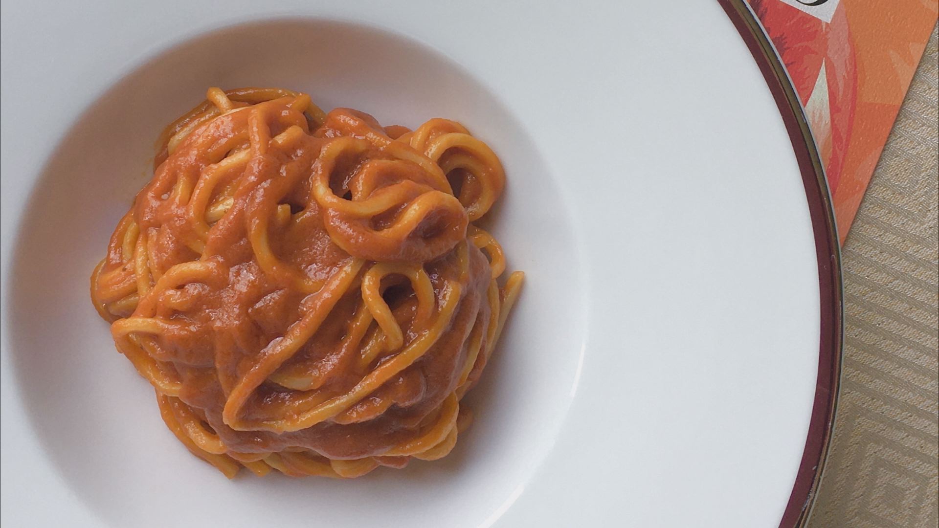 地元出身のシェフ考案！かんずりのトマトパスタソース