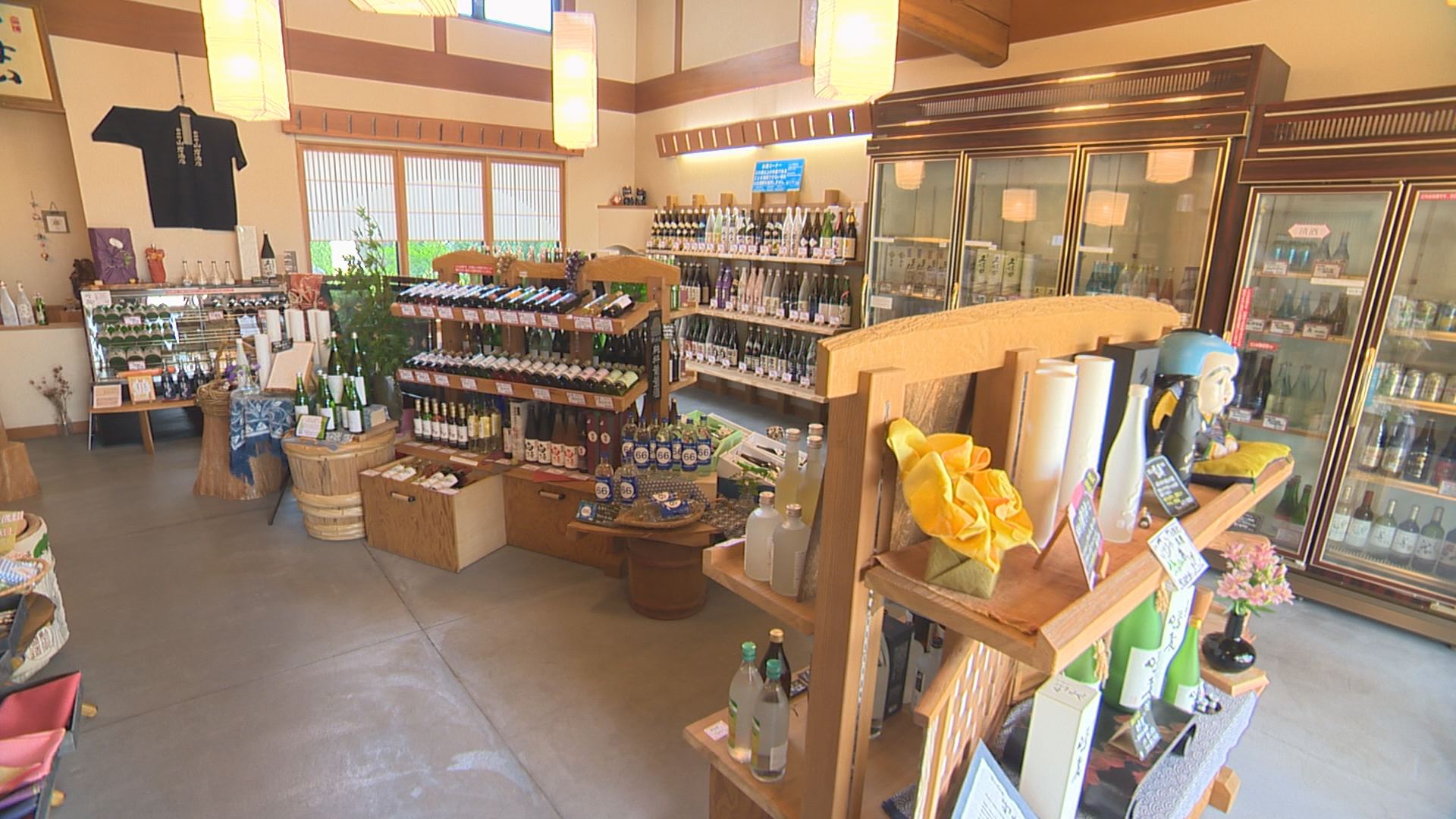 やまぎし酒店店内