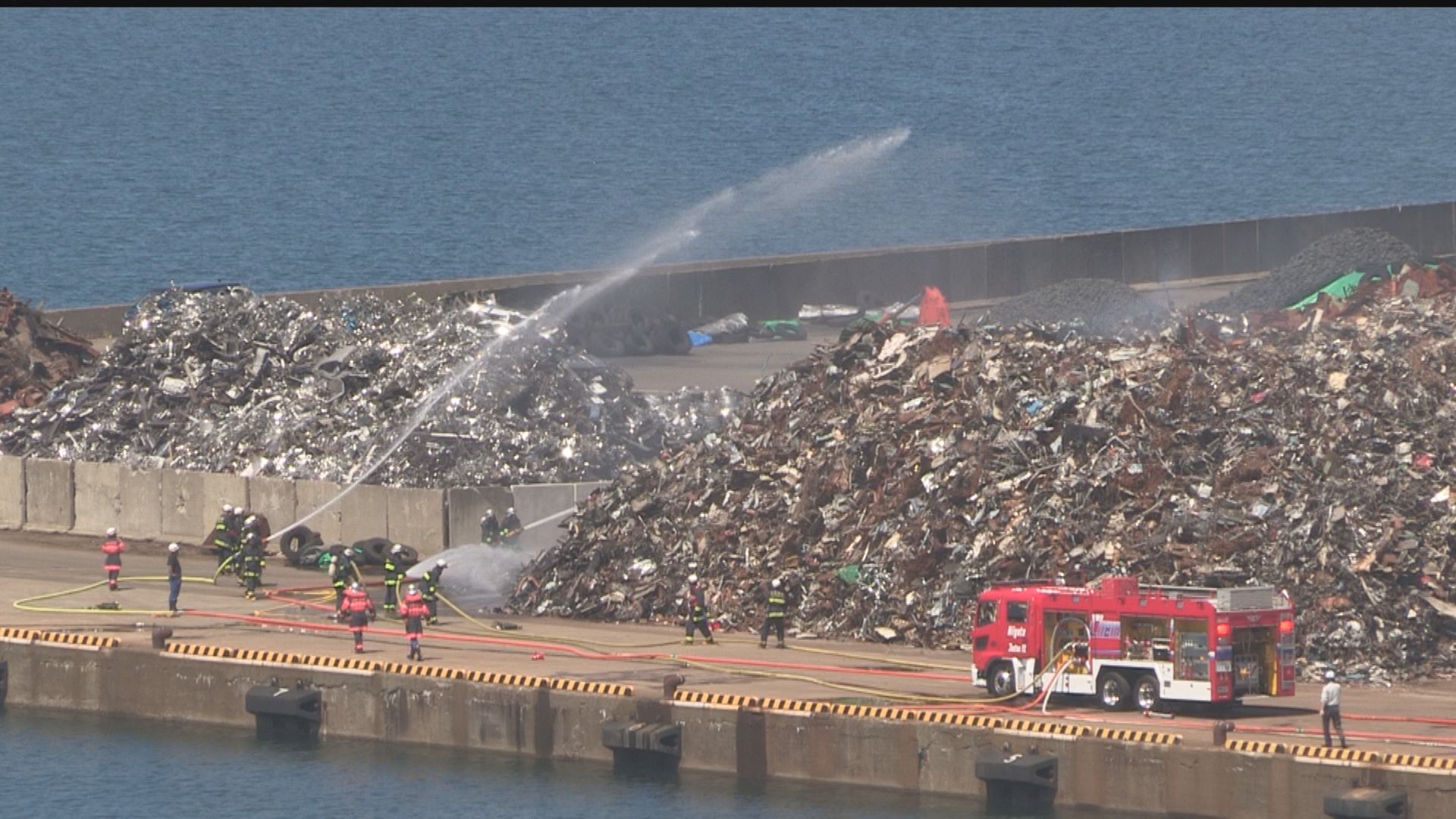 直江津港スクラップ置き場_00f000
