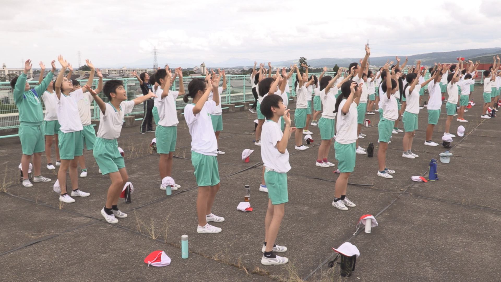 200904_新井中央小学校30周年で空撮