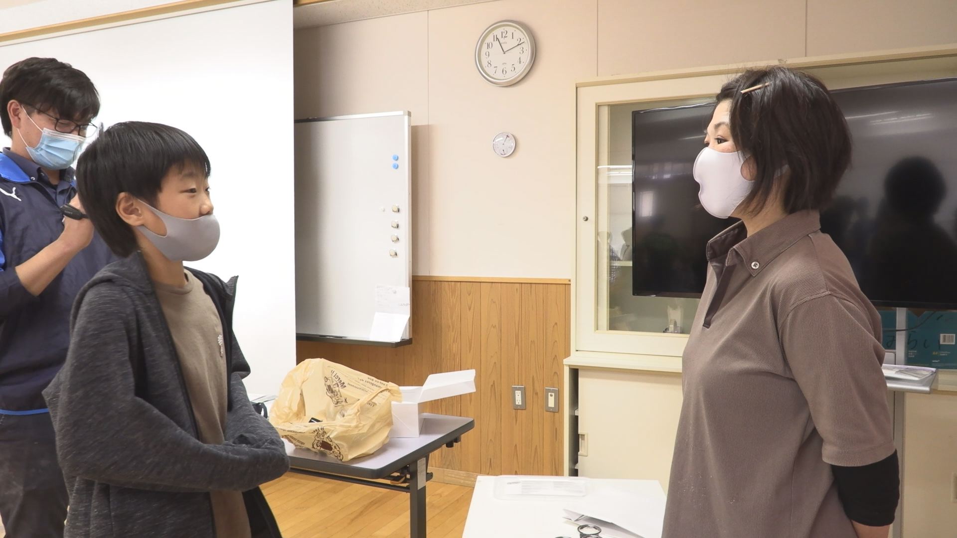 地元食材へのこだわりとは 春日新田小がパティシエに学ぶ