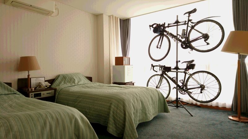 柿崎区のホテルに新サービス！ 宿泊部屋に自転車が持ち込めます