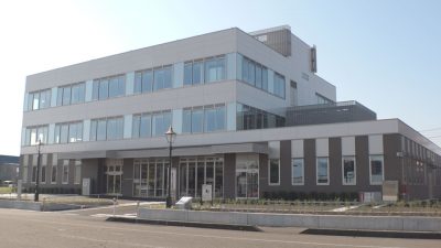 上越市ガス水道局 新庁舎完成！最新のガス機器並べた「ガステラス」も