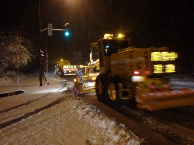 国道18号 妙高市関山に除雪車初出動