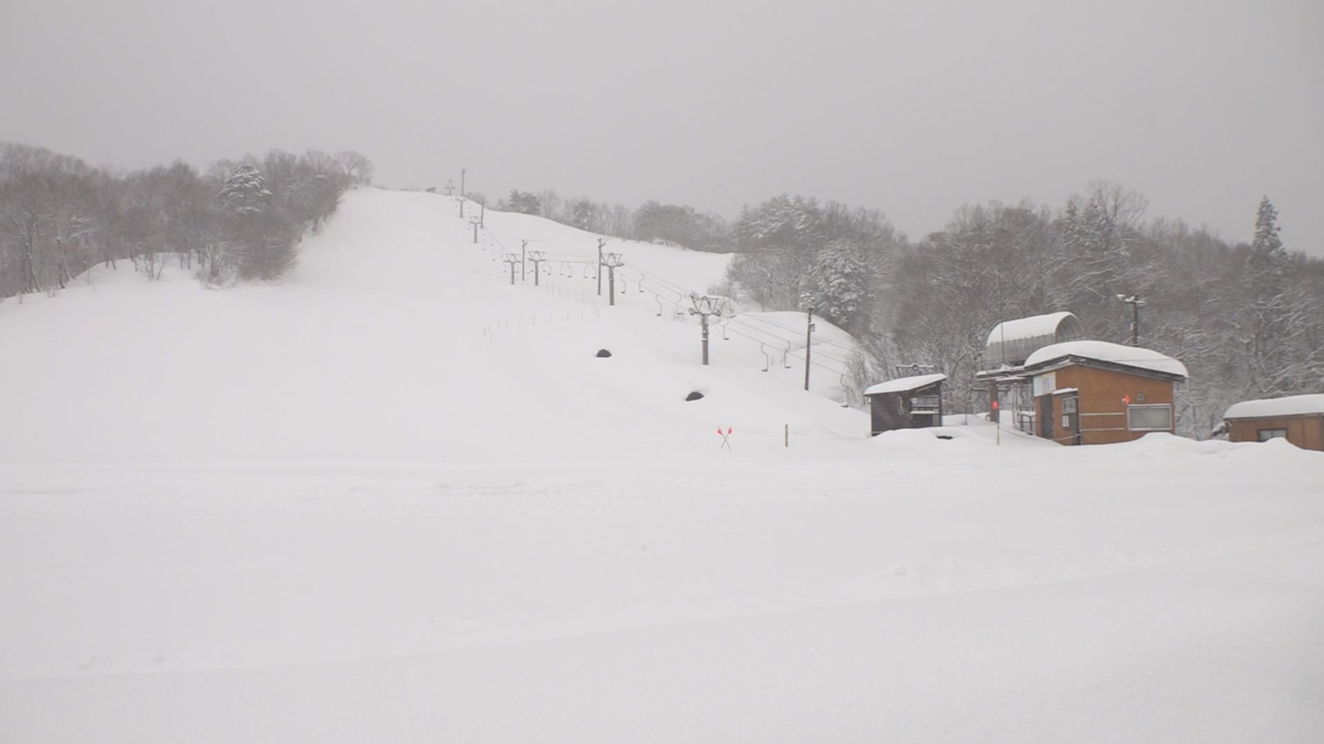 金谷山スキー場営業休止 除排雪困難な状況