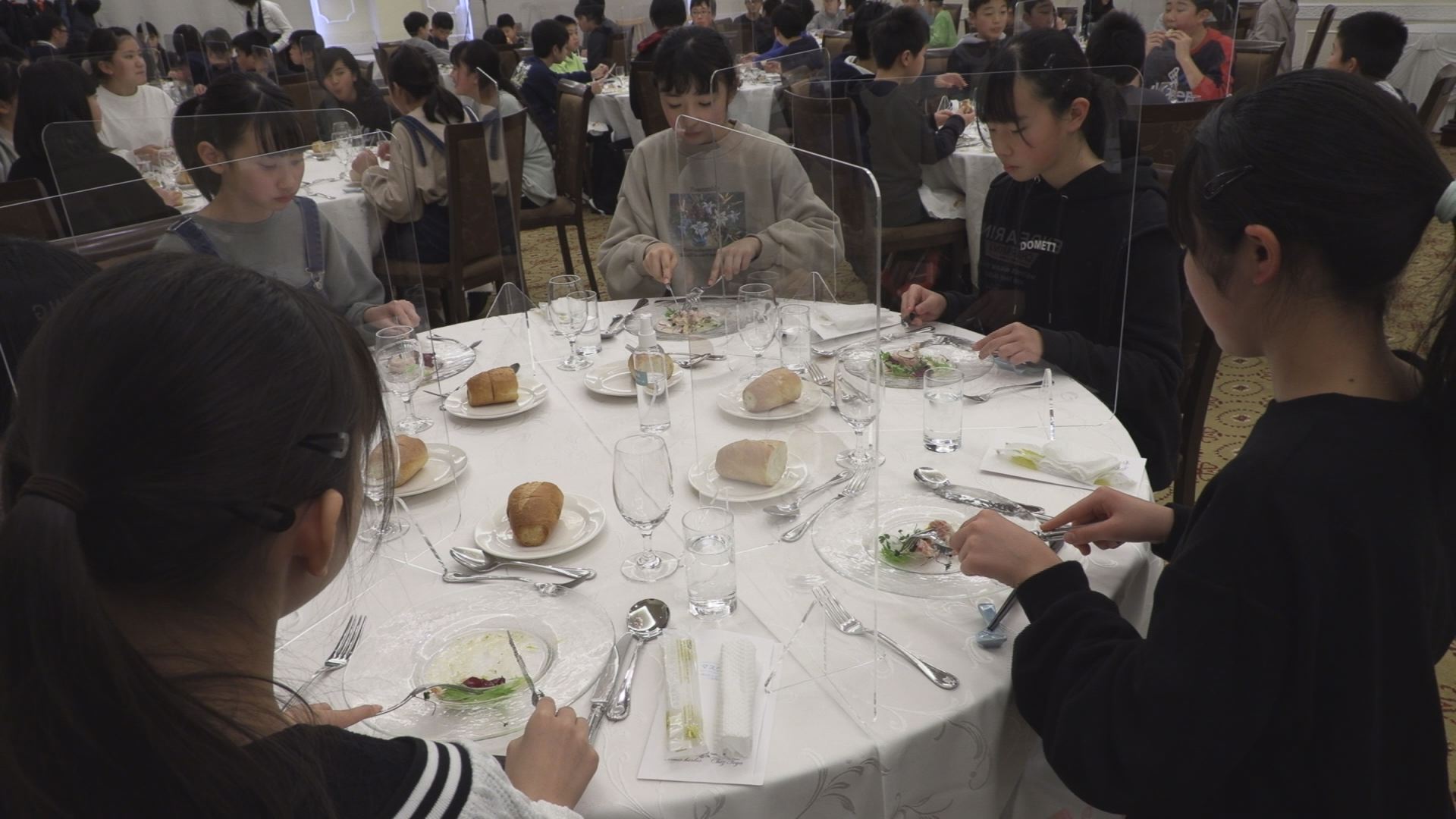 コロナ禍で修学旅行2度中止 有田小6年が市内ツアーへ