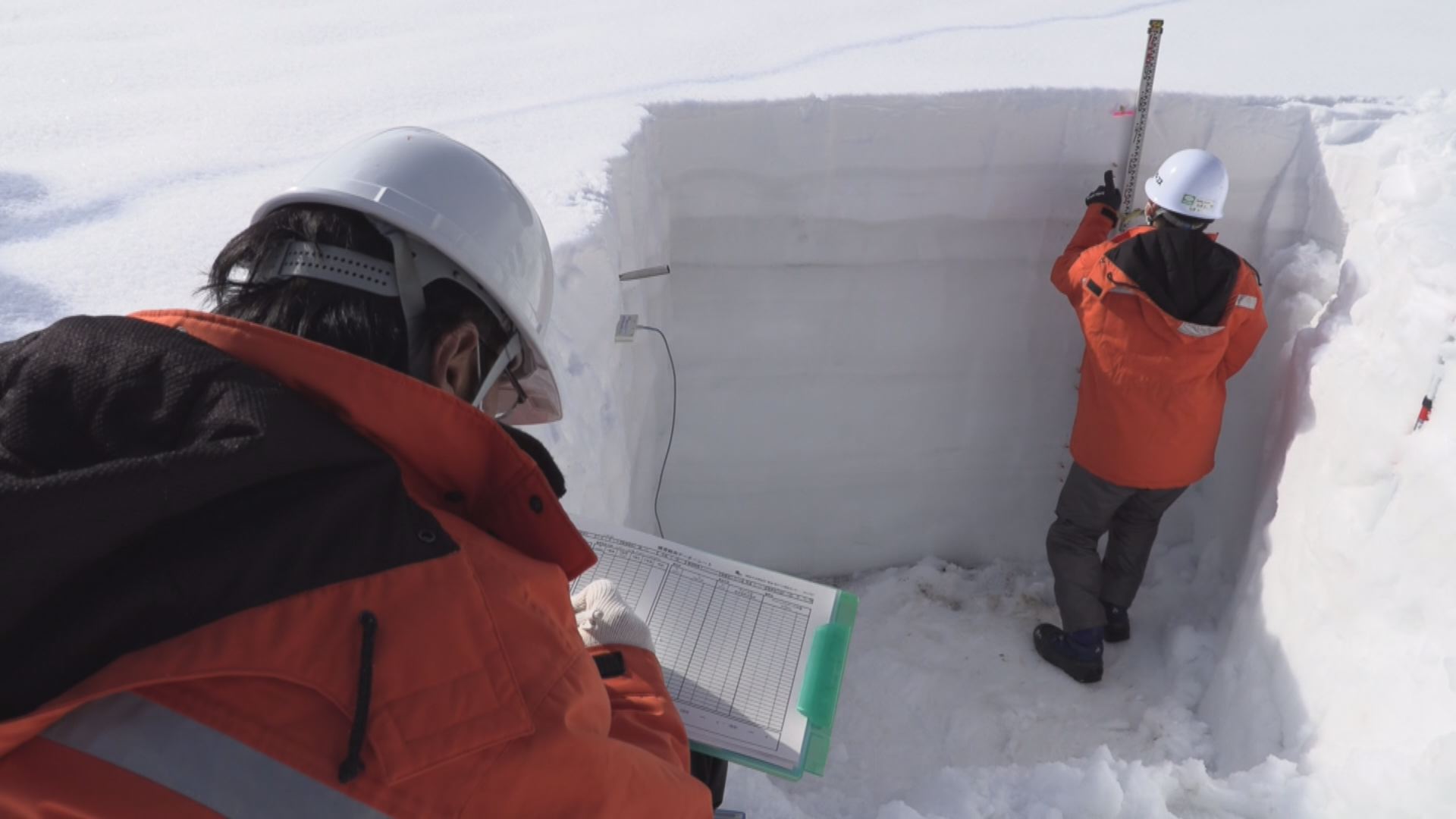 雪崩はいつ どこで？ 研究所が仕組みに迫る