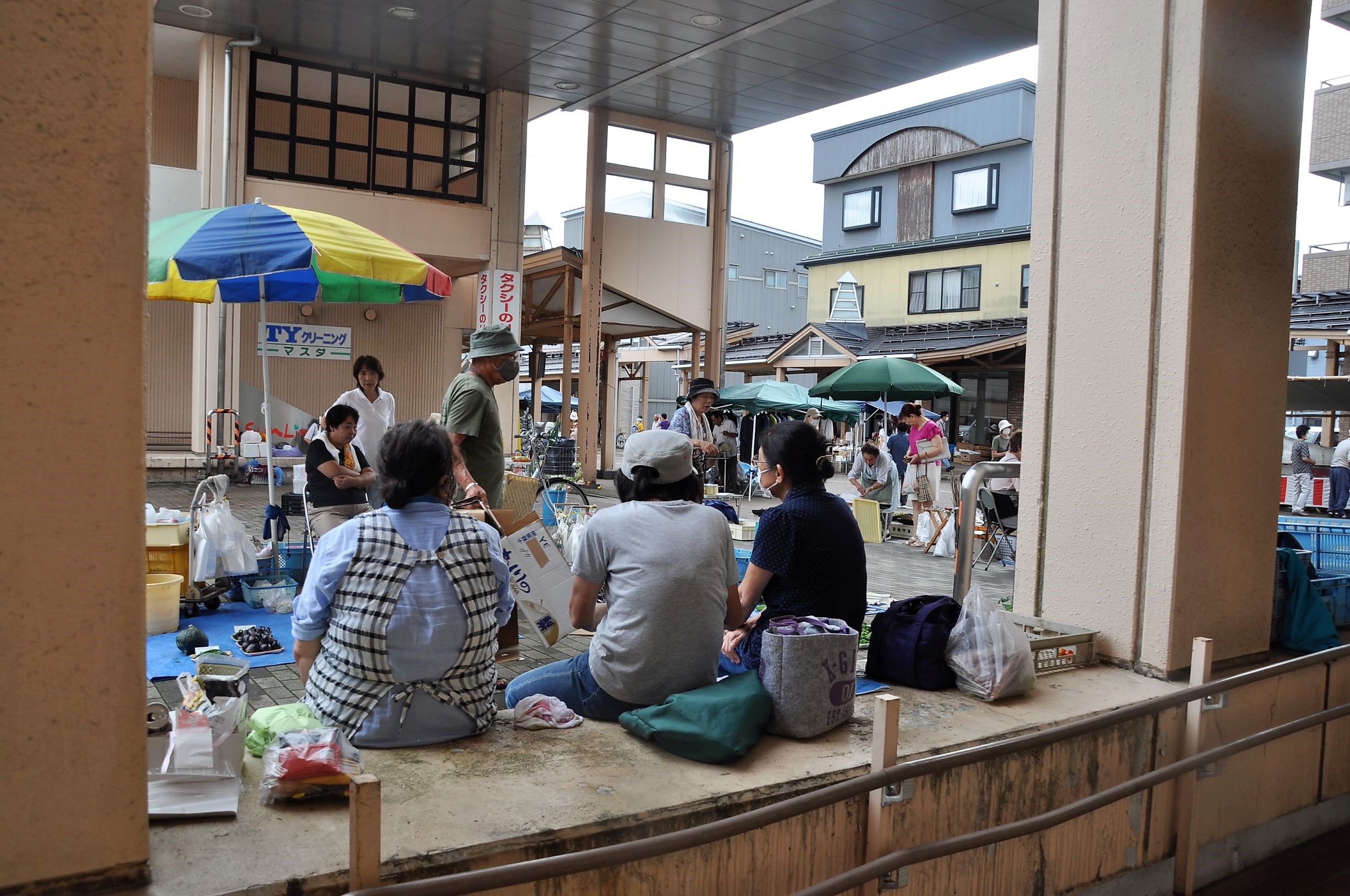 朝市(9-10)
