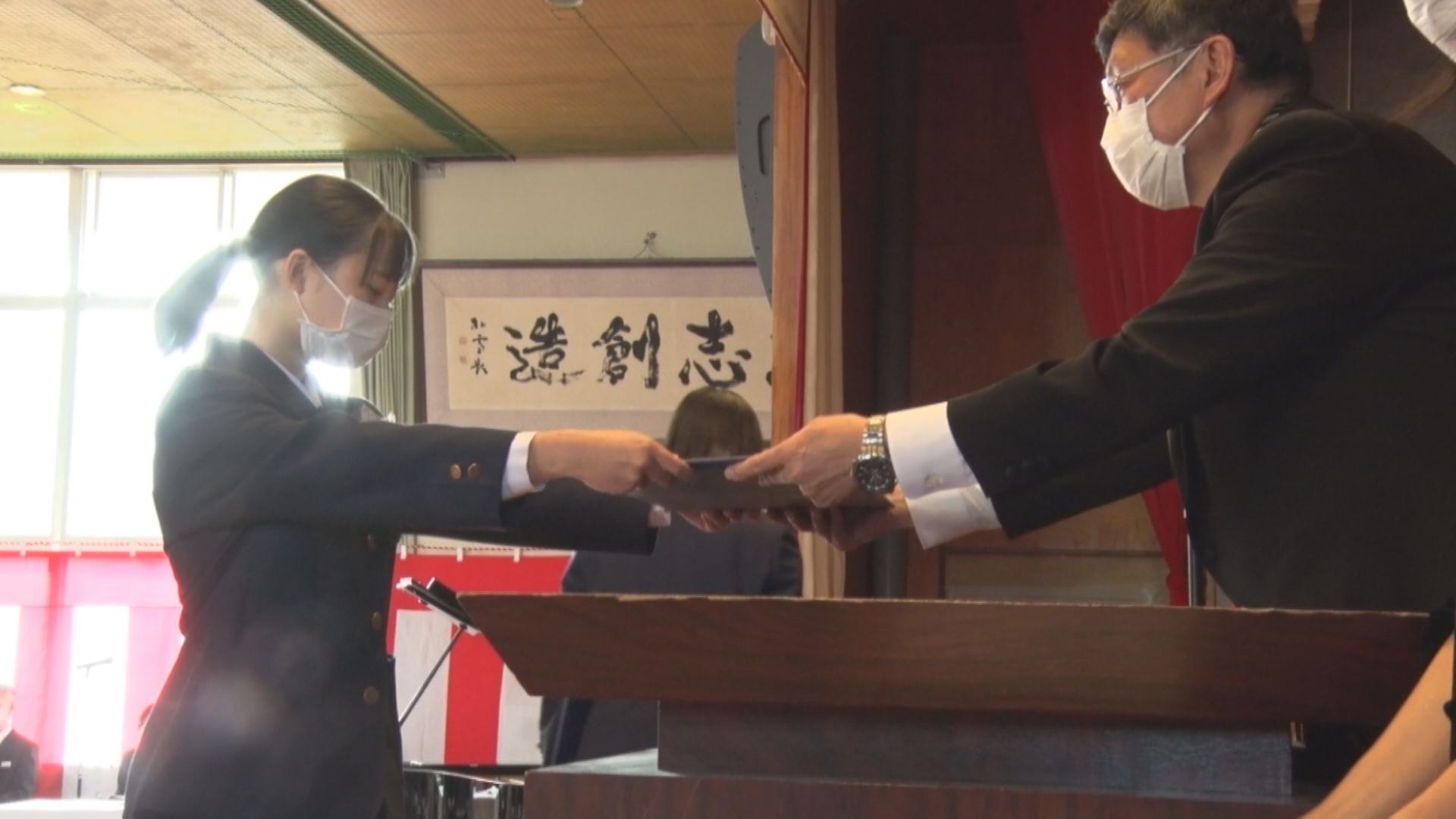 学び舎を後に！上越市の中学校で卒業式