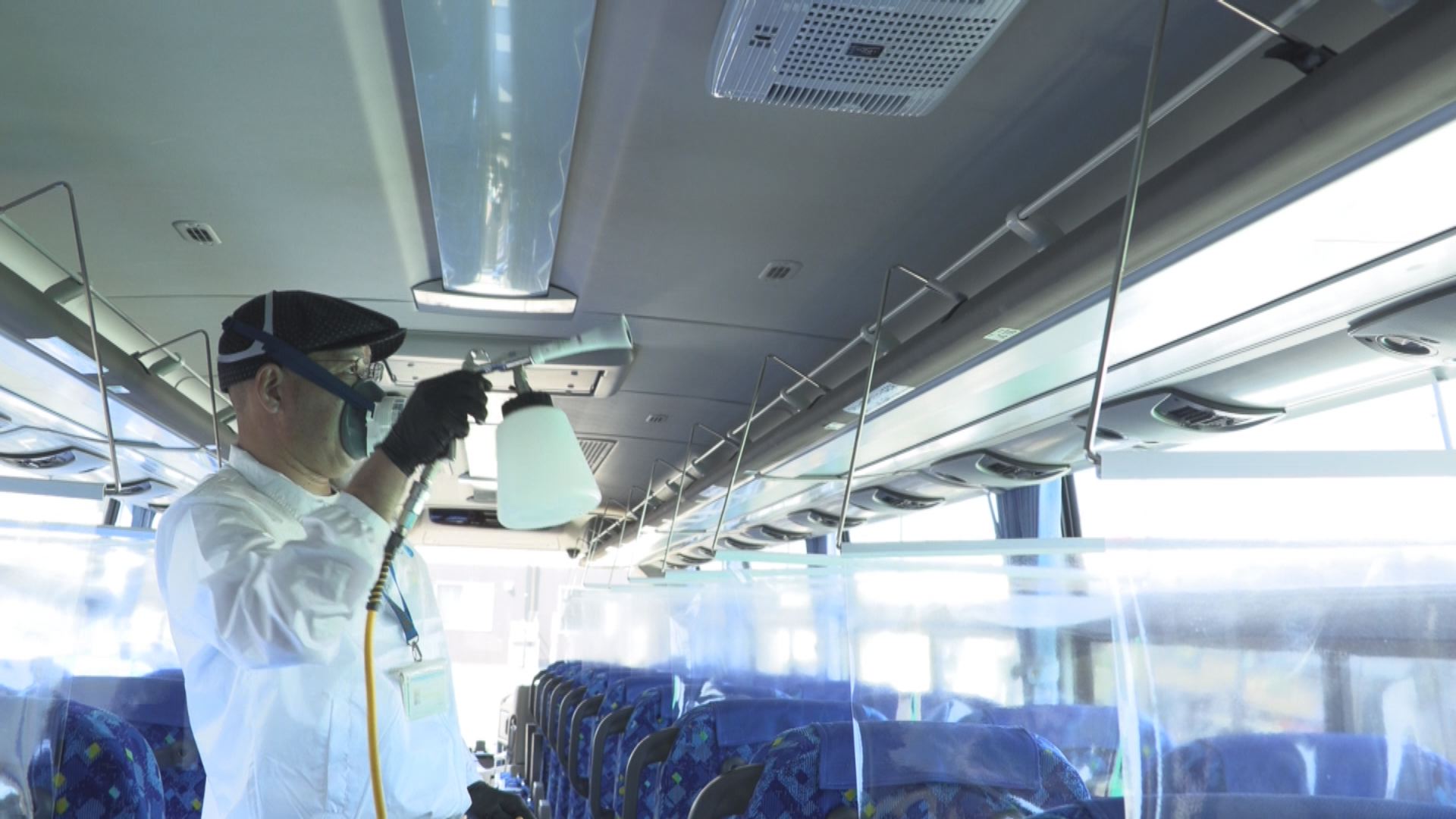 コロナ禍でも安心に  直江津観光バスが全車両に除菌コーティング