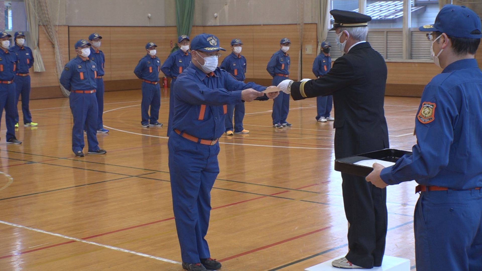 幹部へ辞令交付　上越市消防団