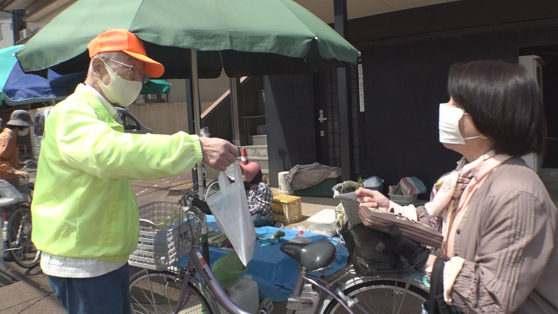 朝市で自転車の安全利用 呼びかけ！