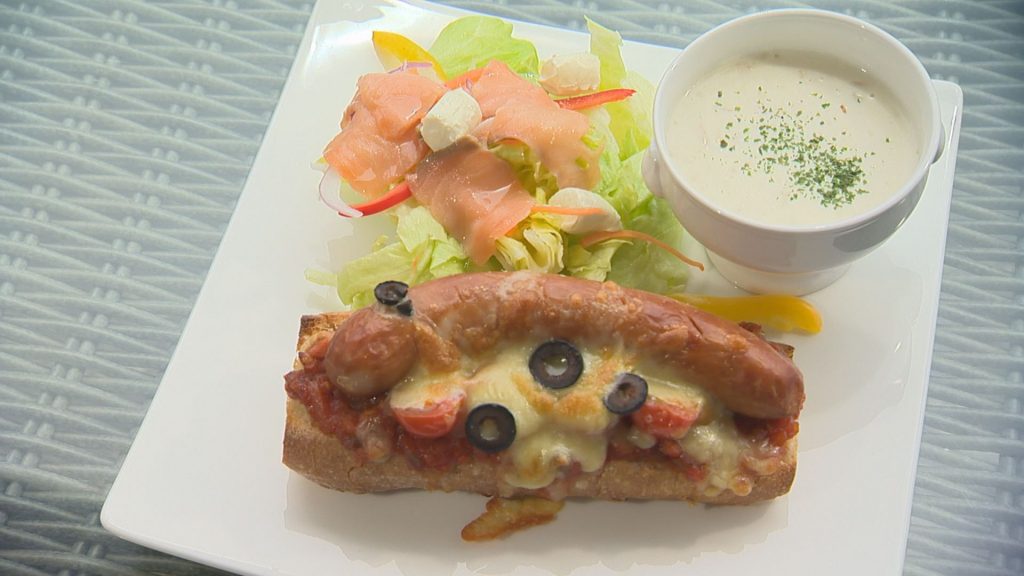 カフェテラス　タルティーヌ
