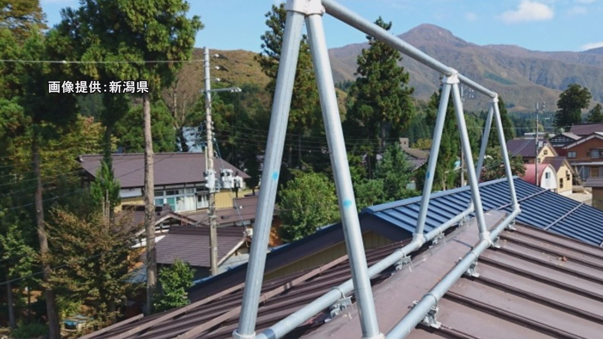 雪下ろし事故を防ぐ！上越市が「命綱固定アンカー」の設置費補助