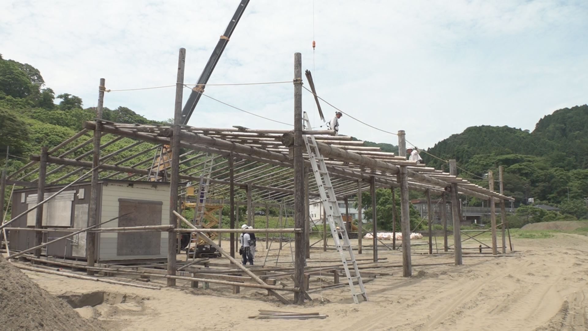 海水浴場で浜茶屋の建設進む