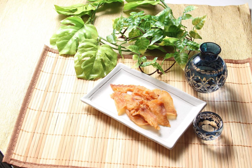 サメ珍味盛り付け