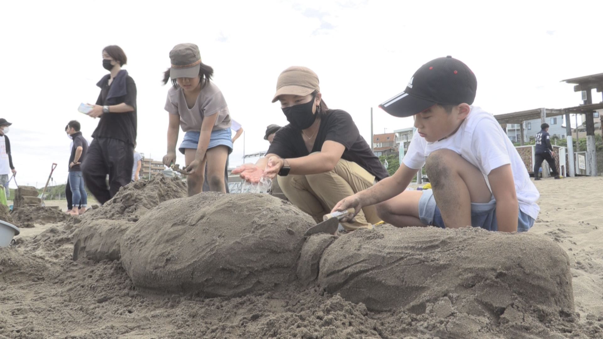 あの新潟名物も再現!? 子どもたちが砂像づくりに挑戦