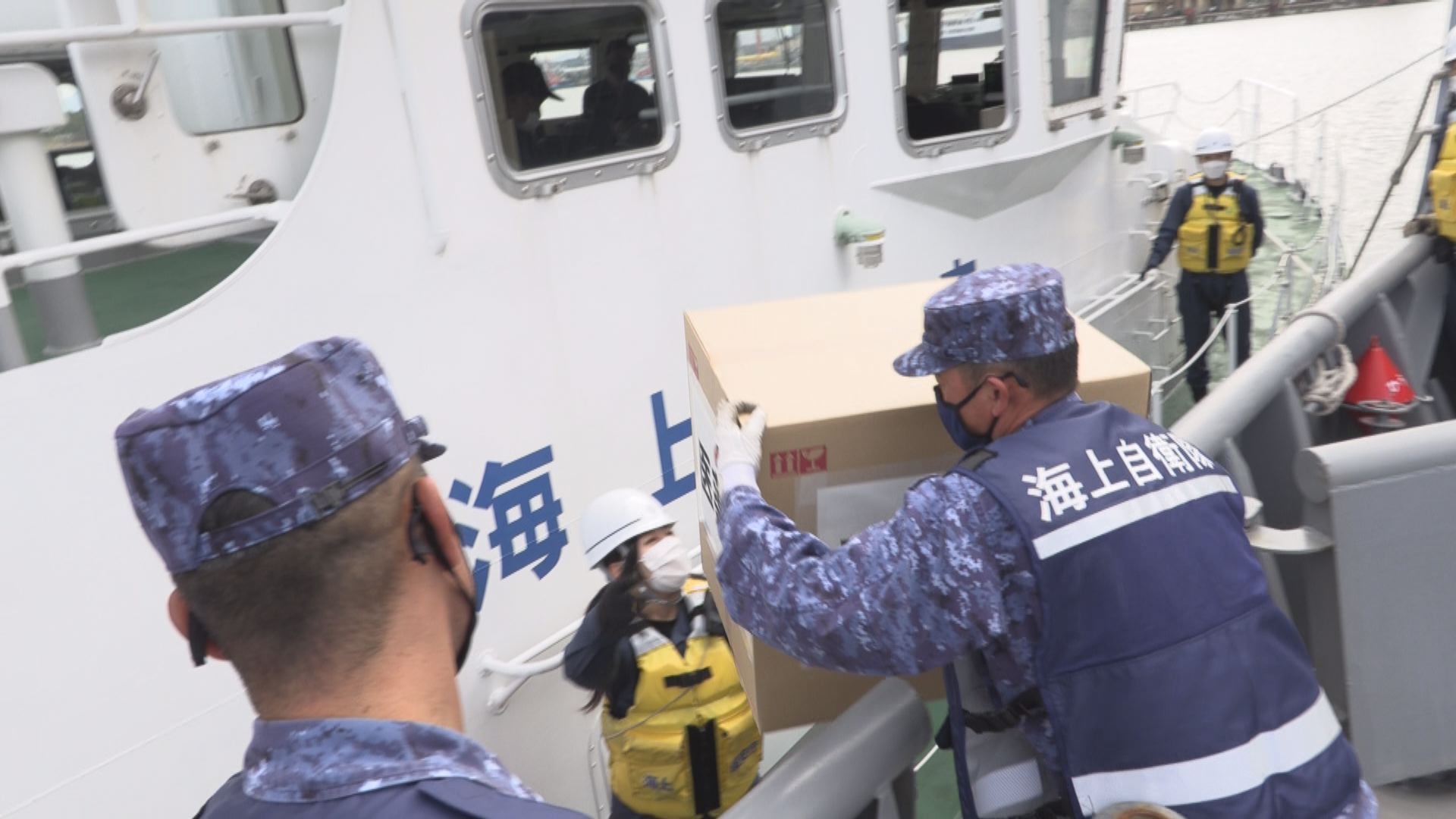 災害時の支援物資を運ぶ訓練 海保と海自が連携