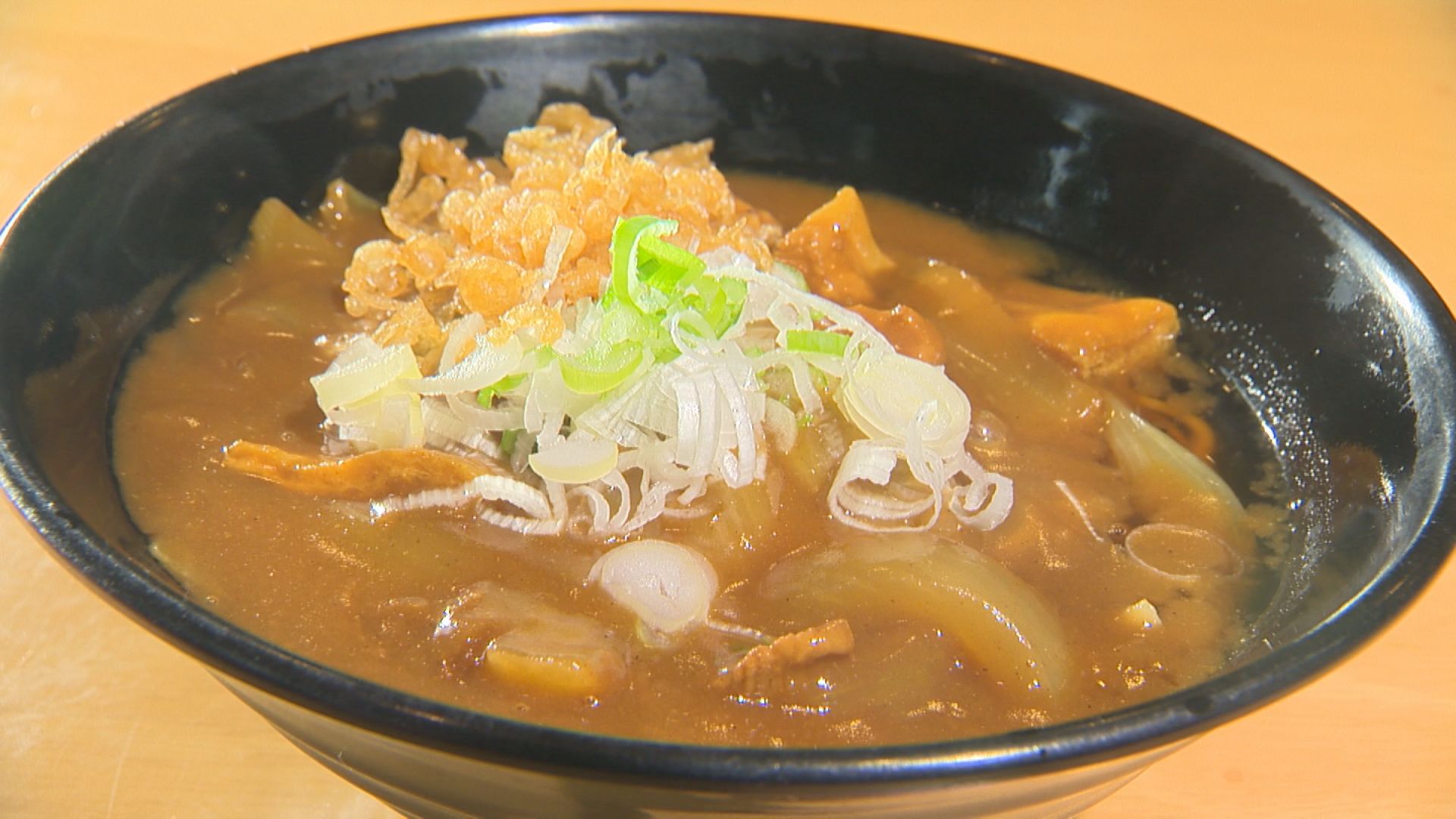 知る人ぞ知るカレー中華！立ち食い蕎麦「越善」
