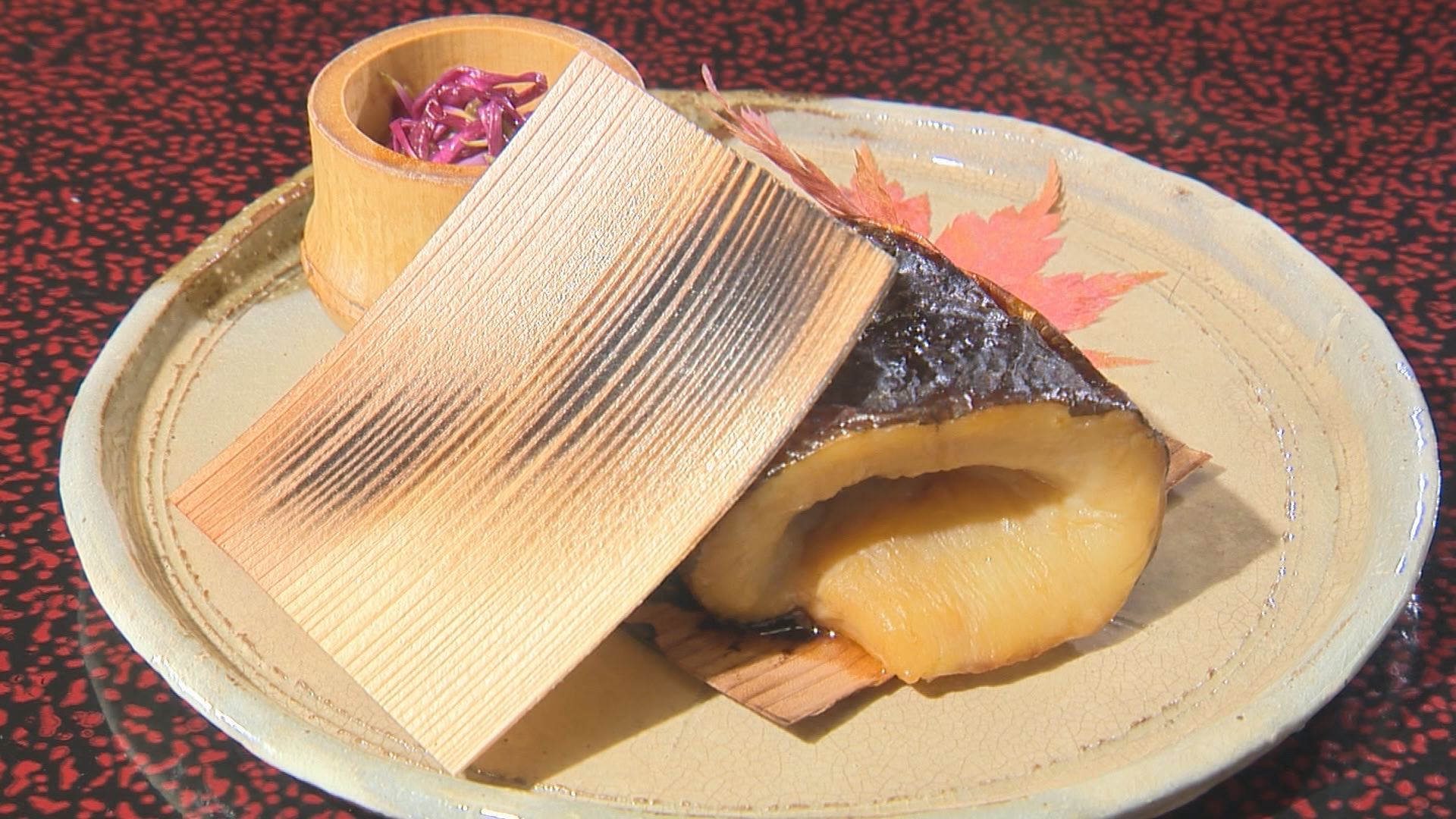 カマスの杉板焼き