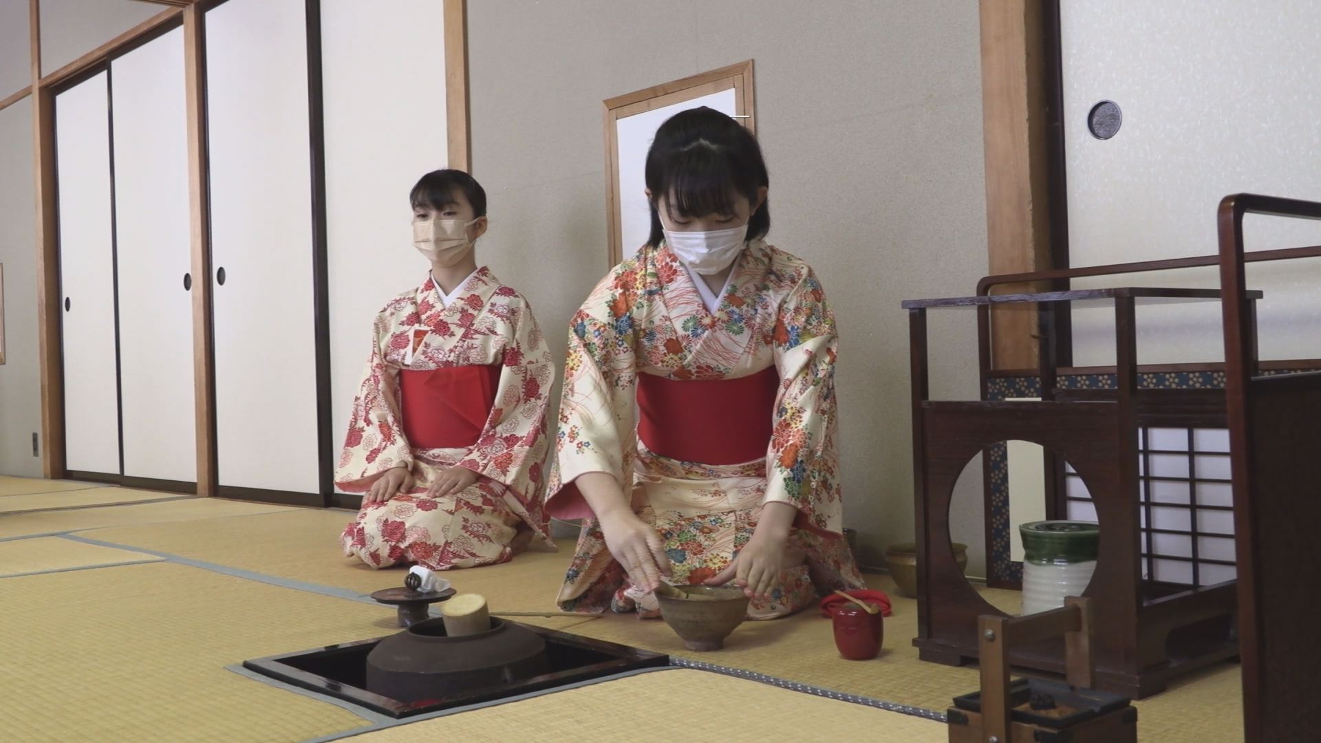 妙高市民文化祭 新井中生徒が茶会でおもてなし