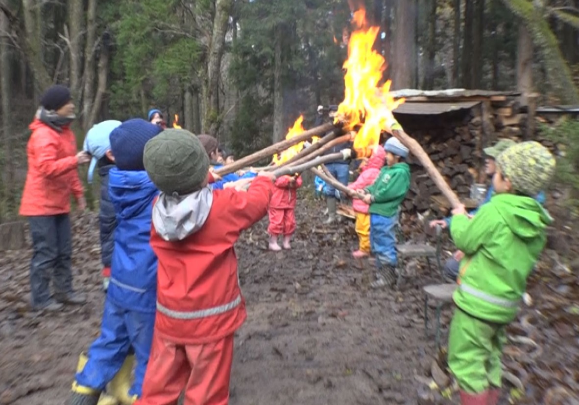 野性の力をつなごう！森のこども園てくてくで「火のお祭り」
