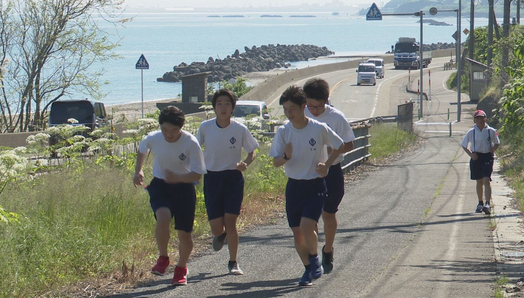 直江津中 伝統の「がんばり行軍」 仲間と励ましあってゴール！