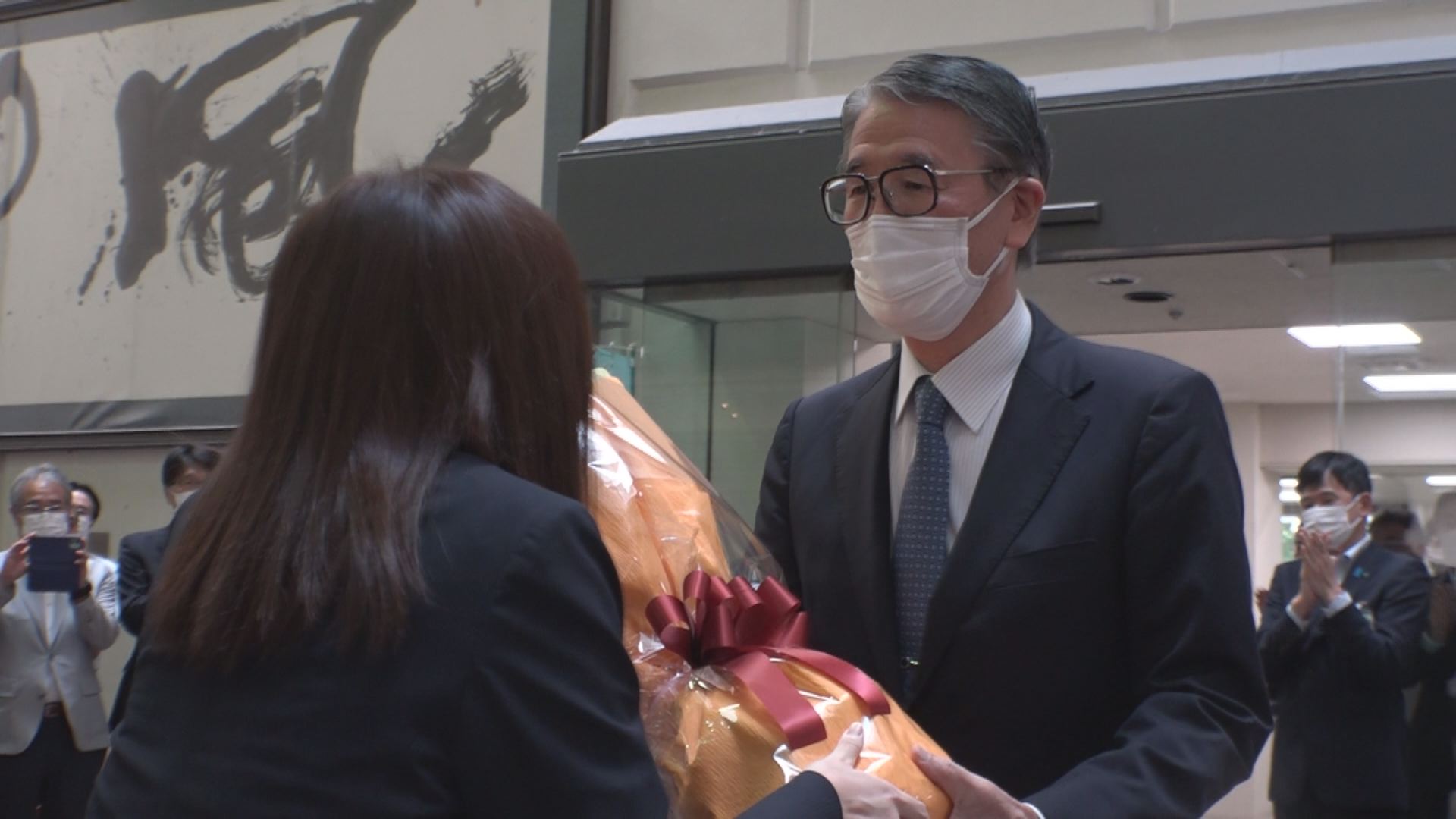 上越市 野口和広副市長が退職