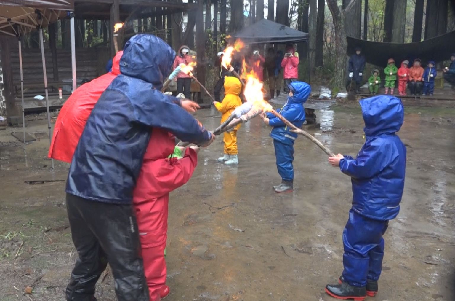 森のこども園てくてく 「火のお祭り」