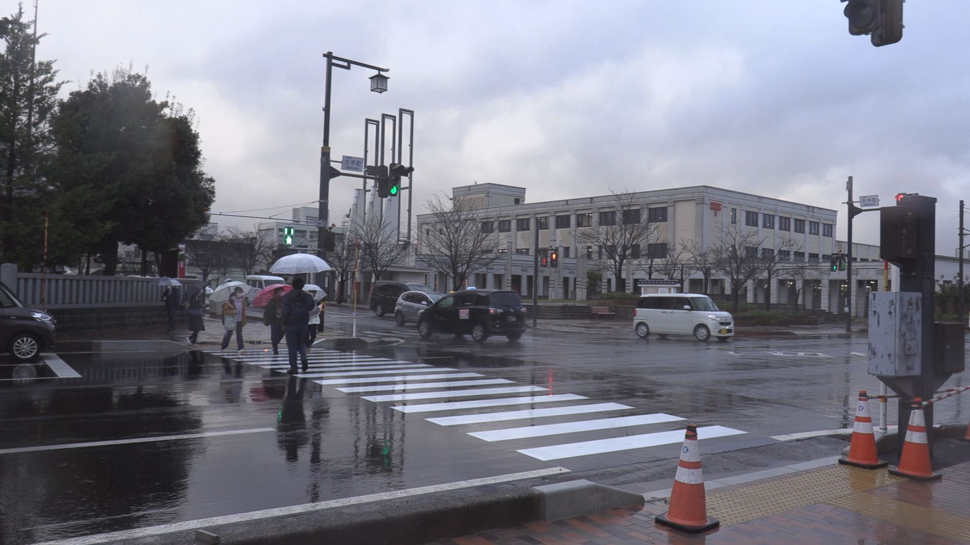 歩道撤去の大手町交差点に「横断歩道」設置