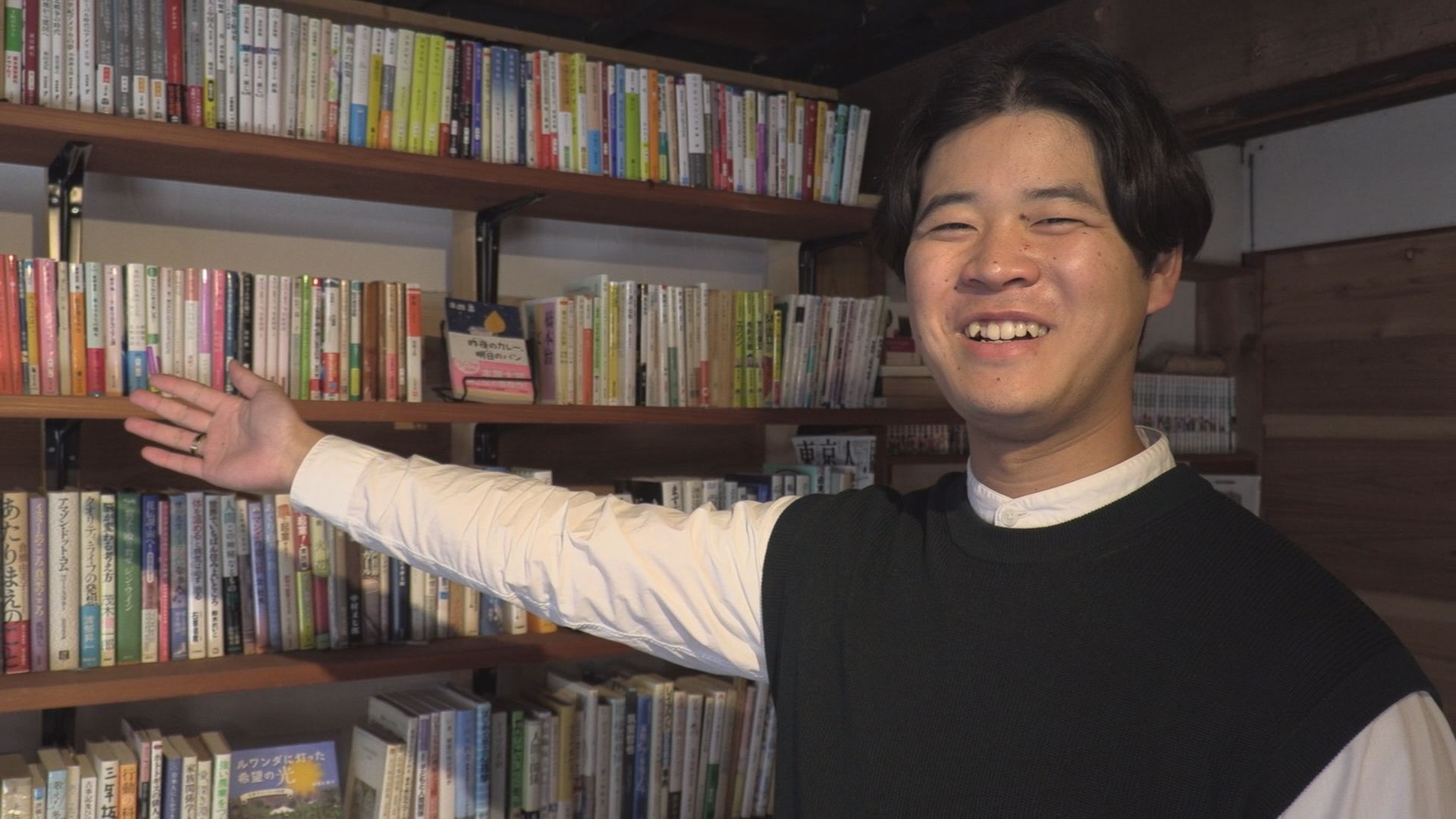 雁木町家が古書店に！大学生が営む「たてよこ書店」