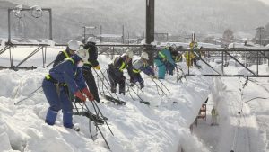 えちごトキめき鉄道 7日(火) 妙高高原駅除雪に伴う運休情報