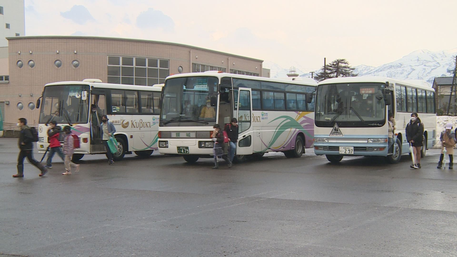 妙高市スクールバスで児童の降ろし忘れ 置き去り防止装置を整備方針