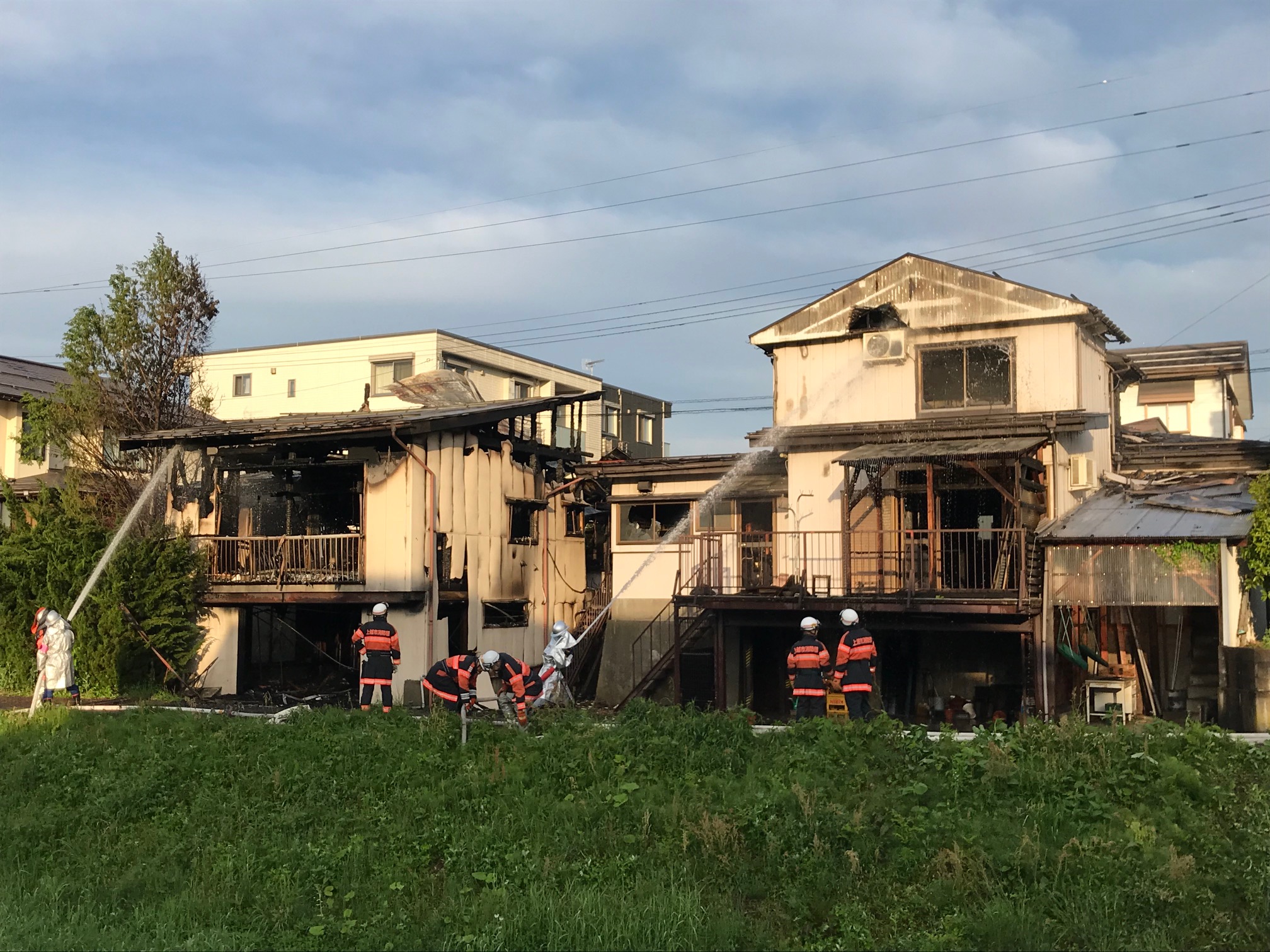 上越市大町1丁目の空き家で火災 住宅など3棟焼ける けが人なし