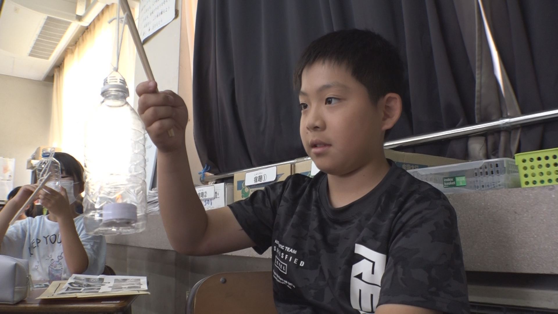 春日小4年生 謙信公祭に向けてちょうちん作り