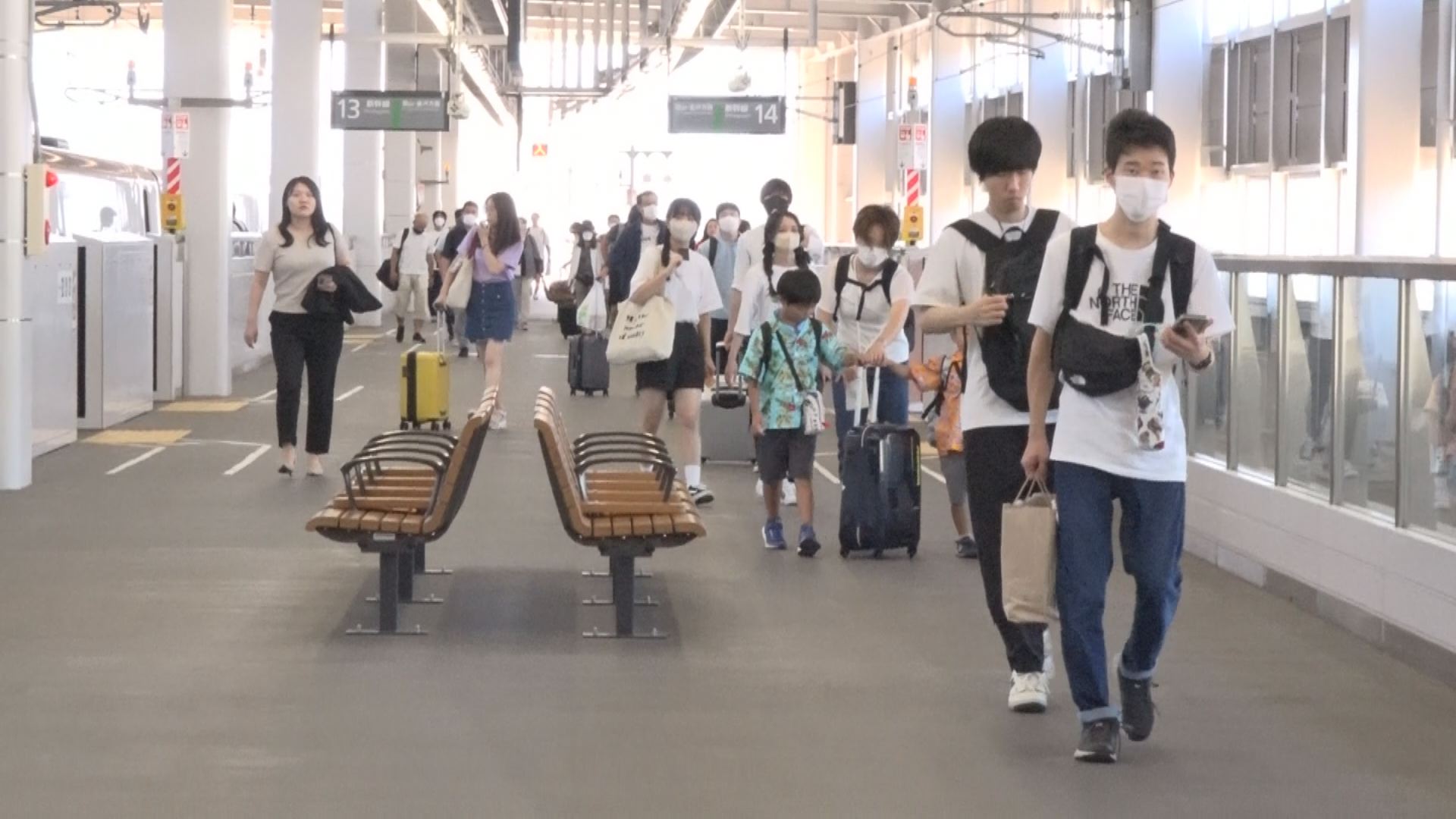 上越妙高駅 お盆の帰省始まる