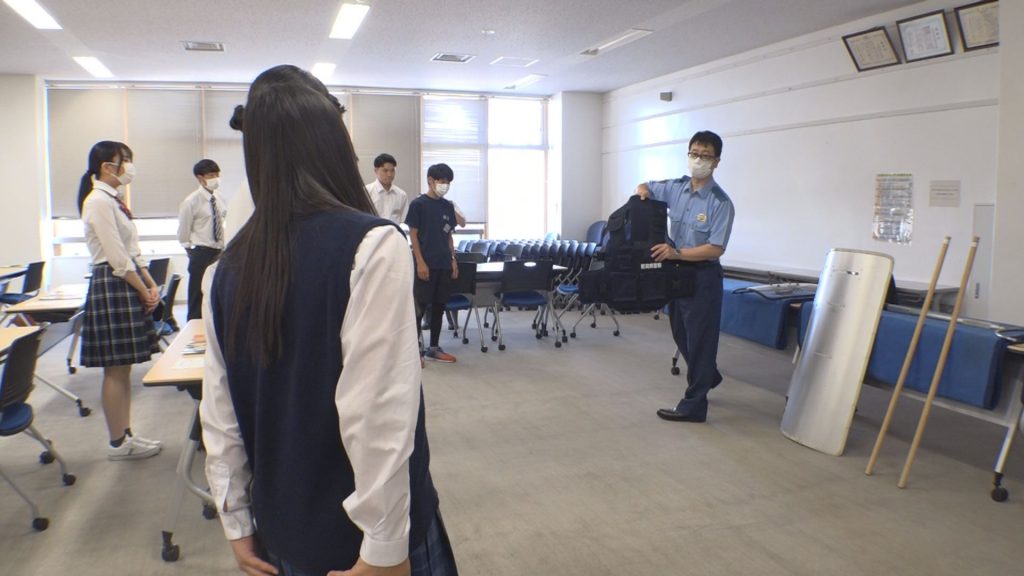 230807_上越警察署で体験型就職説明会