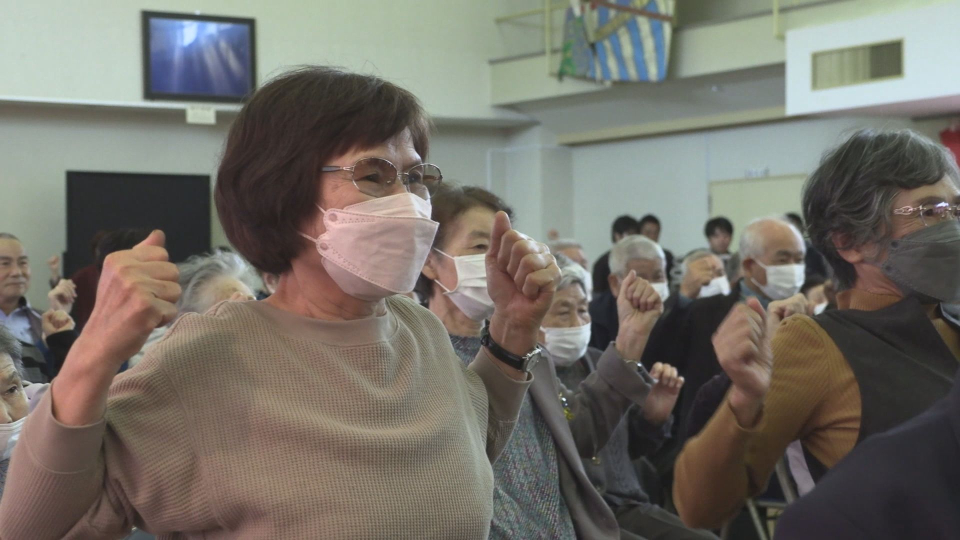 ちいさな笑顔が百薬の長  板倉区敬老会